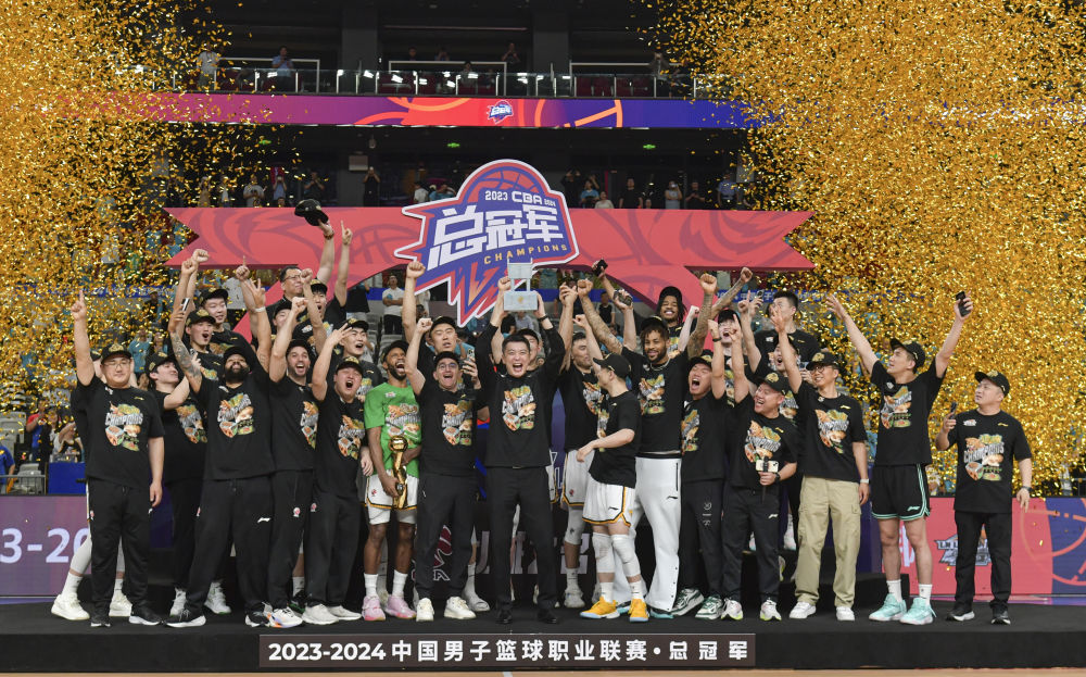  尤文王朝崩塌开启群雄逐鹿时代